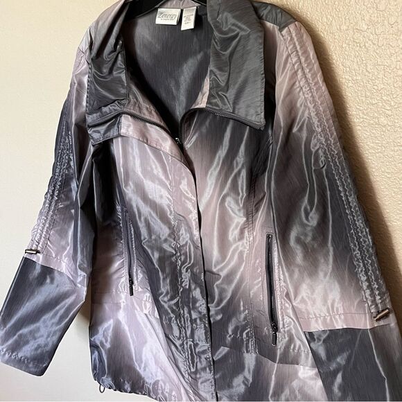 Chico's Zenergy Purple Ombre Lightweight Zip Front Jacket Windbreaker Size 1/Med - Picture 4 of 12